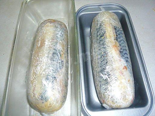 Mackerel roll with bacon gelatin carrots