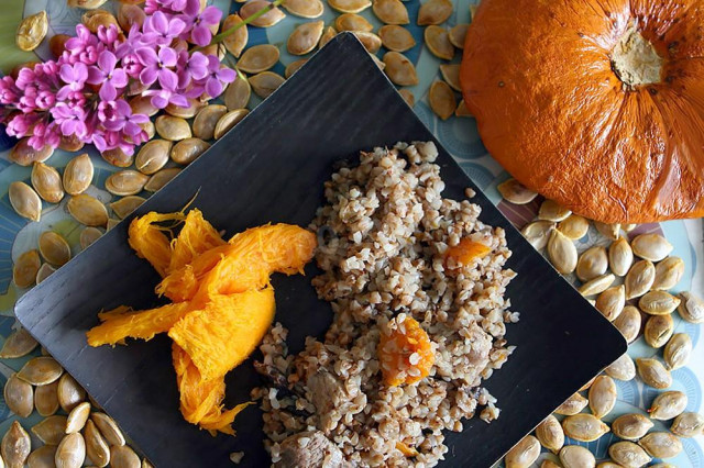 Buckwheat porridge in pumpkin in slow cooker