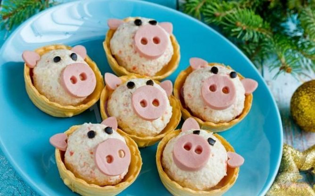 Piglets tartlet appetizer