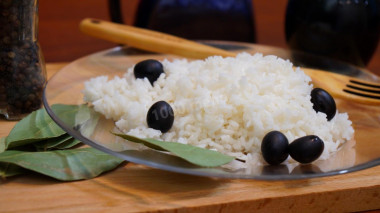 Crumbly rice for complex side dishes