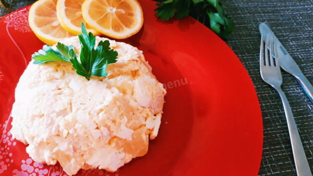 Hearty salad with chicken and pineapples