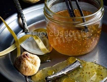 Dried fig jam with lemon