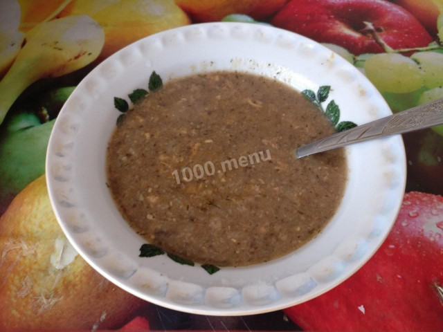 Onion and mushroom soup in a slow cooker