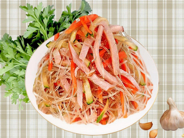 Starch noodles and ham salad