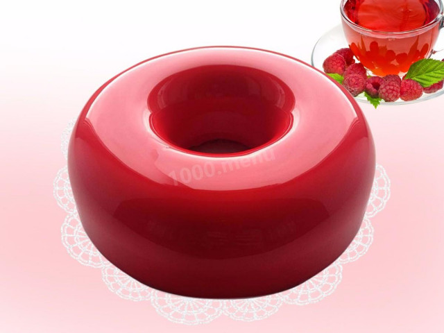 Berry mirror glaze