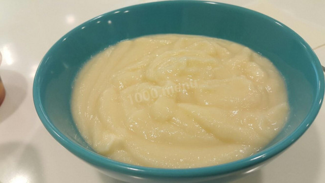 Cauliflower puree with cheese