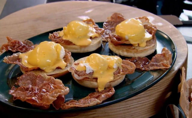 Egg benedict from gordon ramsay