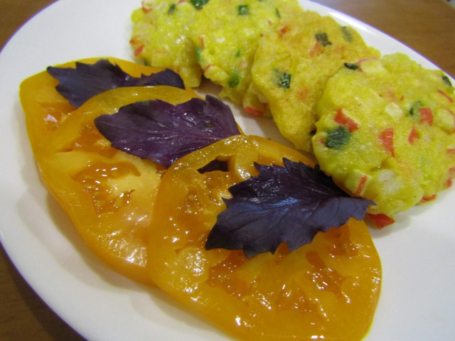 Crab sticks with rice and green onions