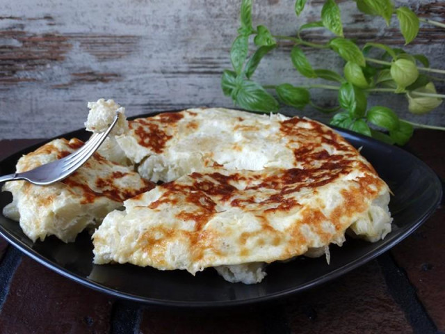 Cauliflower casserole in a slow cooker