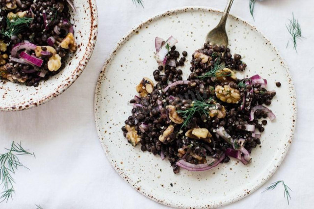 Porridge of black lentils