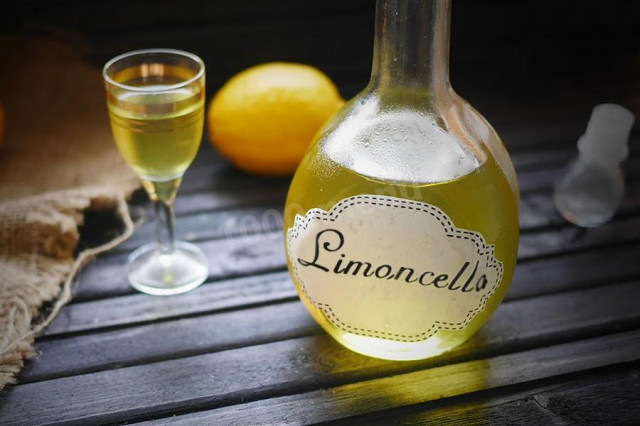 Classic limoncello