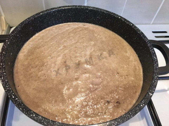 Mushroom cream soup of champignons