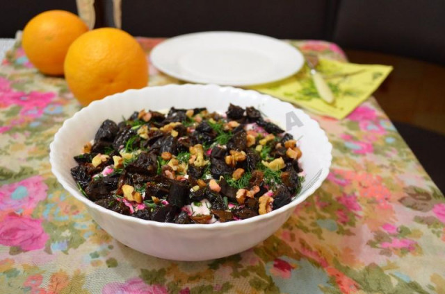 Beetroot Grenadier salad with prunes and beef