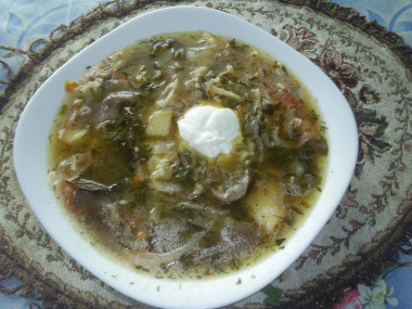 Lean cabbage soup with dried mushrooms