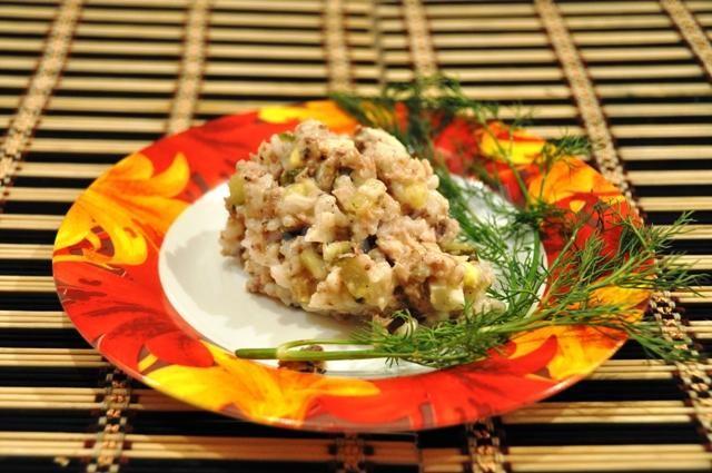 Salad with canned sardines