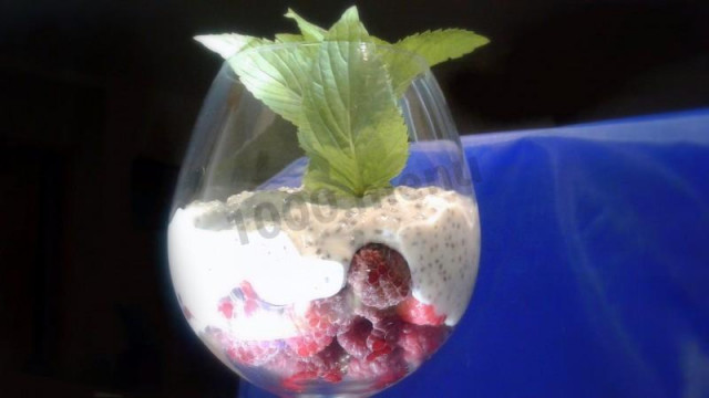 Dessert with raspberries and chia seeds