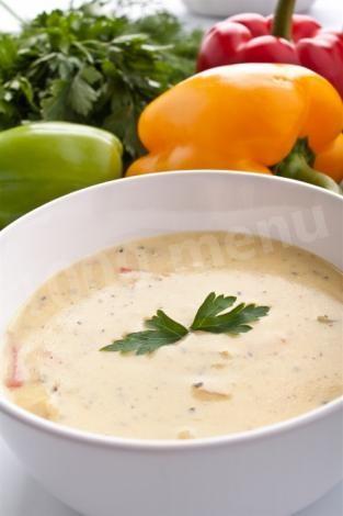 Norwegian cream soup with shrimp and cream