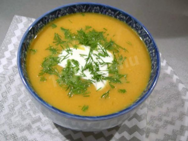 Pumpkin soup with milk and broth with sour cream