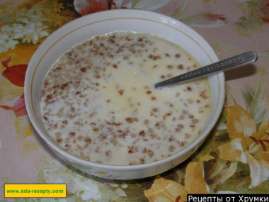 Buckwheat porridge with milk 