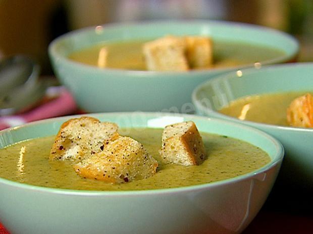 Mushroom cream soup with dried porcini mushrooms