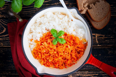 Pan-fried carrots and onions