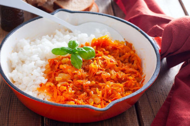 Pan-fried carrots and onions