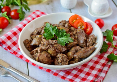 Chicken liver in a pan fried with onions