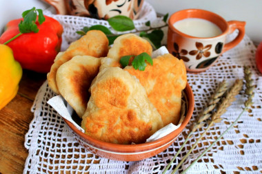 Kefir pies fried in a pan