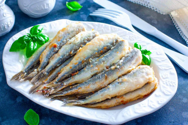 Pan-fried smelt in flour