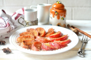 Fried apples in a pan