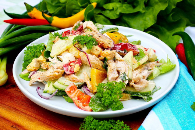 Salad with fried chicken