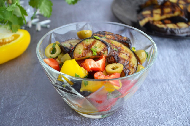 Fried eggplant salad with garlic