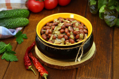 Fried beans with onions