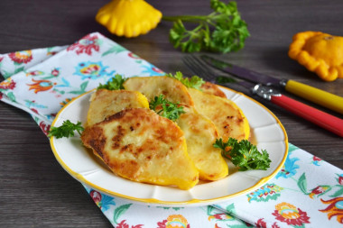 Fried squash with garlic