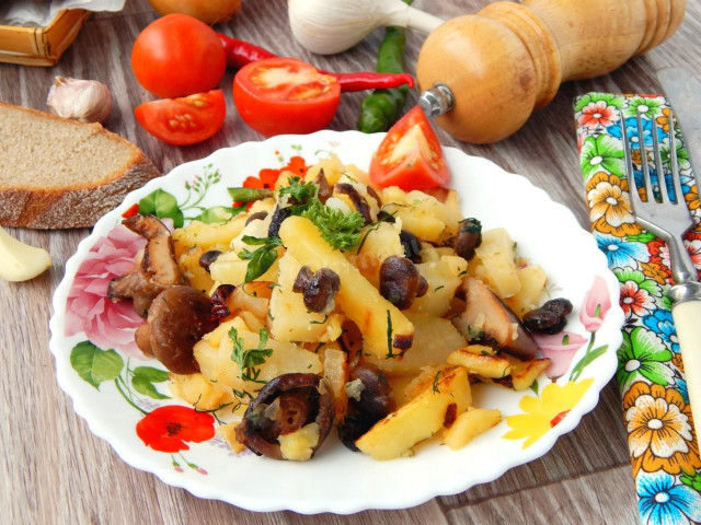 Fried ginger with potatoes