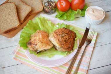 Fried chicken thighs with paprika