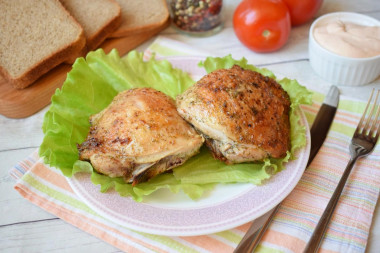 Fried chicken thighs with paprika