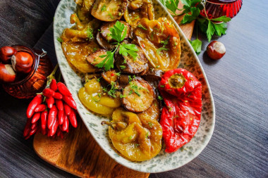 Eggplant snack for winter with bell pepper and garlic