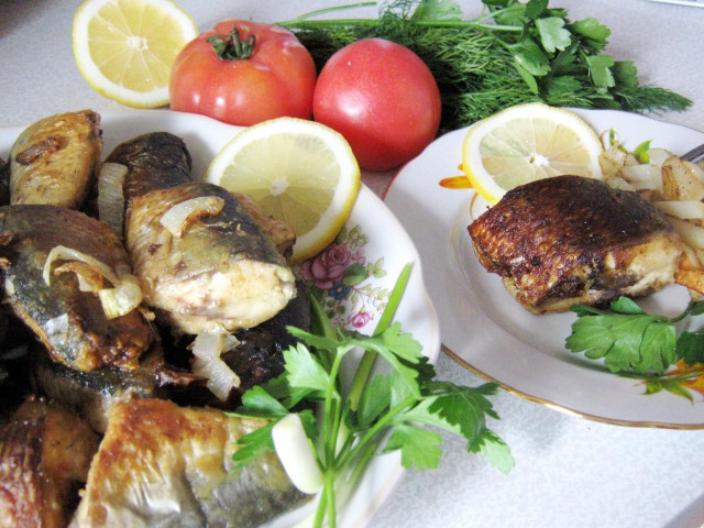 Fried herring in flour with onions