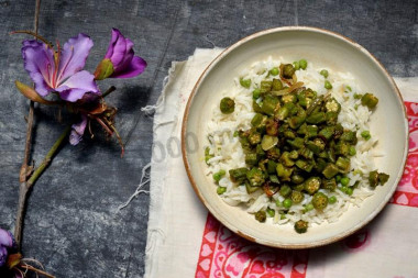 Fried okra in Indian style