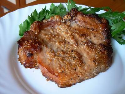 Fried young lamb with sesame seeds