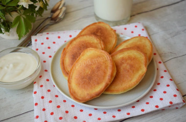 Pancakes without yeast in milk are fluffy