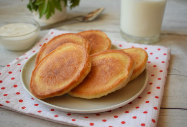 Pancakes without yeast in milk are fluffy