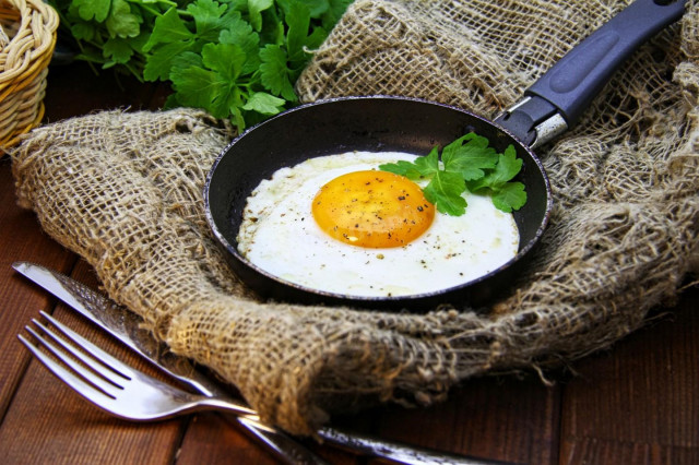 Fried eggs in a frying pan