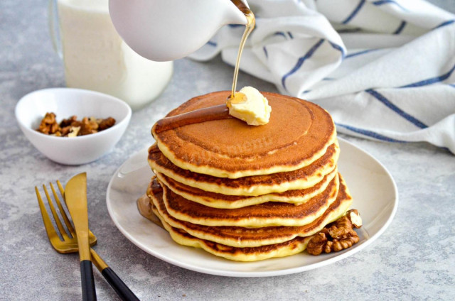 Pancakes on kefir are lush