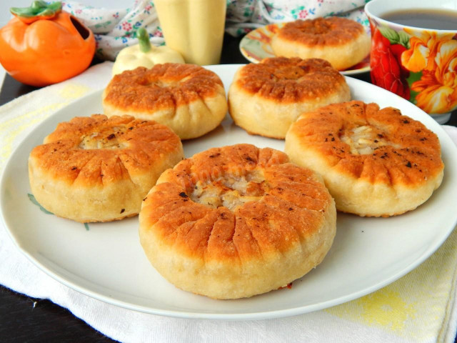 White bread on kefir in a frying pan without yeast with meat