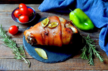 Foil-wrapped knuckle baked in the oven