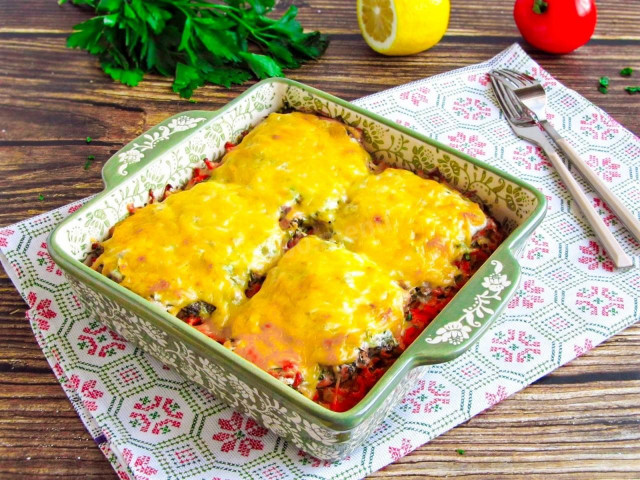 Pink salmon with rice in the oven