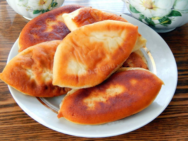 Pies without yeast on kefir in a frying pan