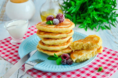 Fluffy pancakes with yeast and eggs on water